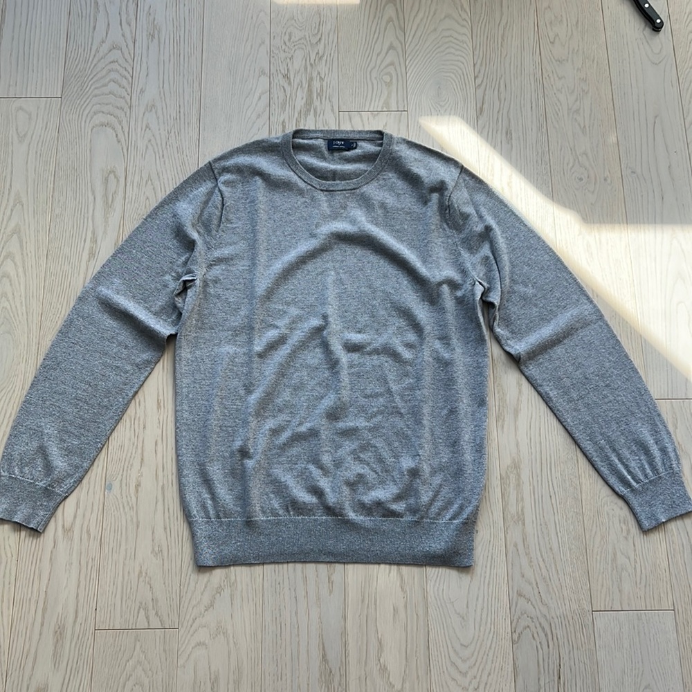 J Crew men’s gray sweater.  Crewneck.  Size Large.  Used once.